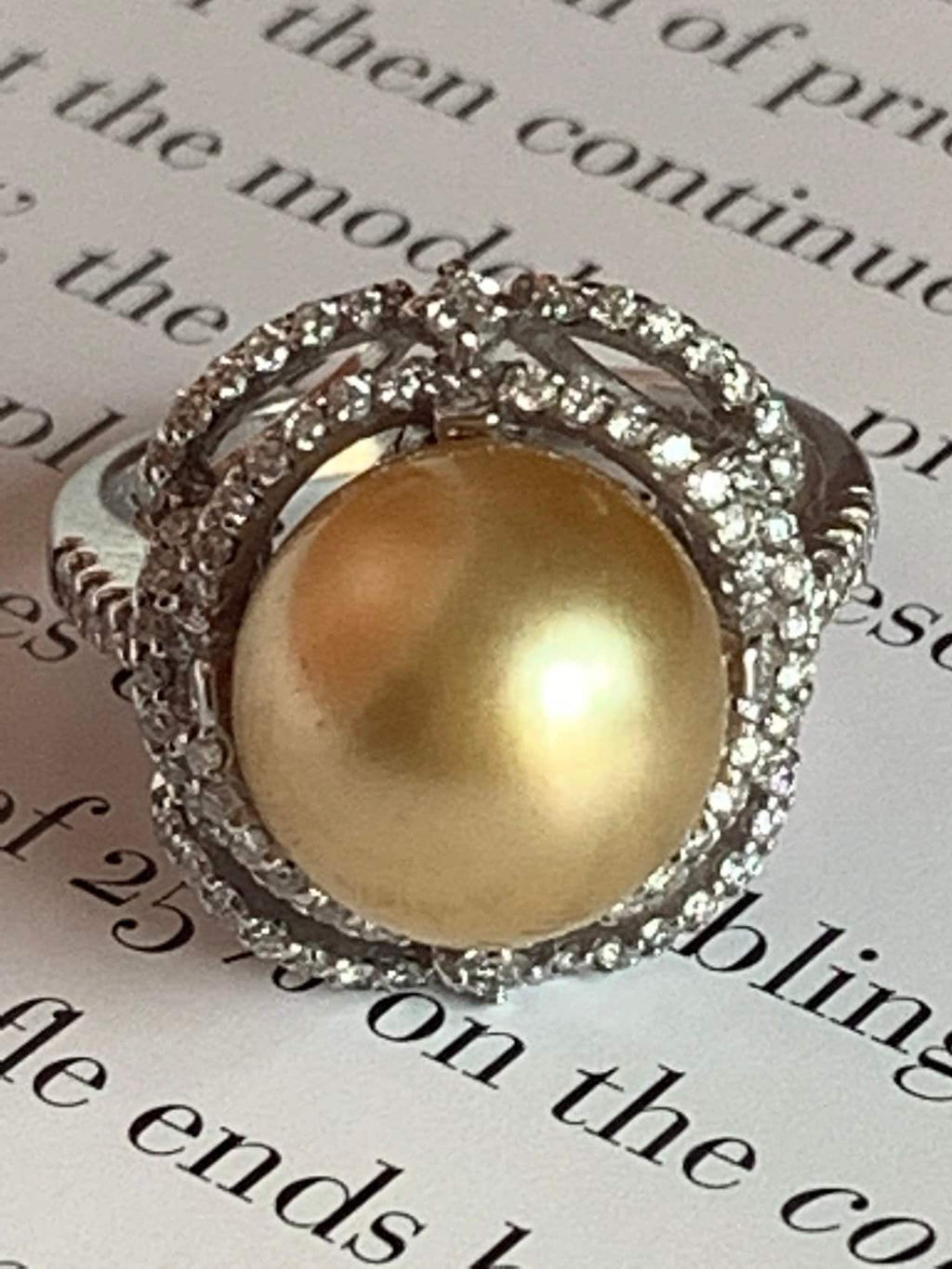New Moraglione 18ct Gold and Diamond Golden South Sea Pearl Ring Size N.5 -R148