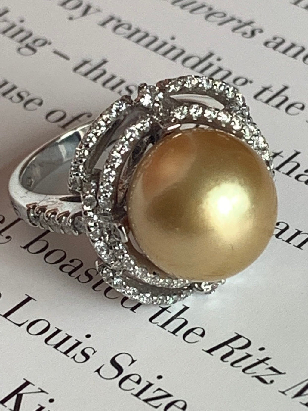 New Moraglione 18ct Gold and Diamond Golden South Sea Pearl Ring Size N.5 -R148
