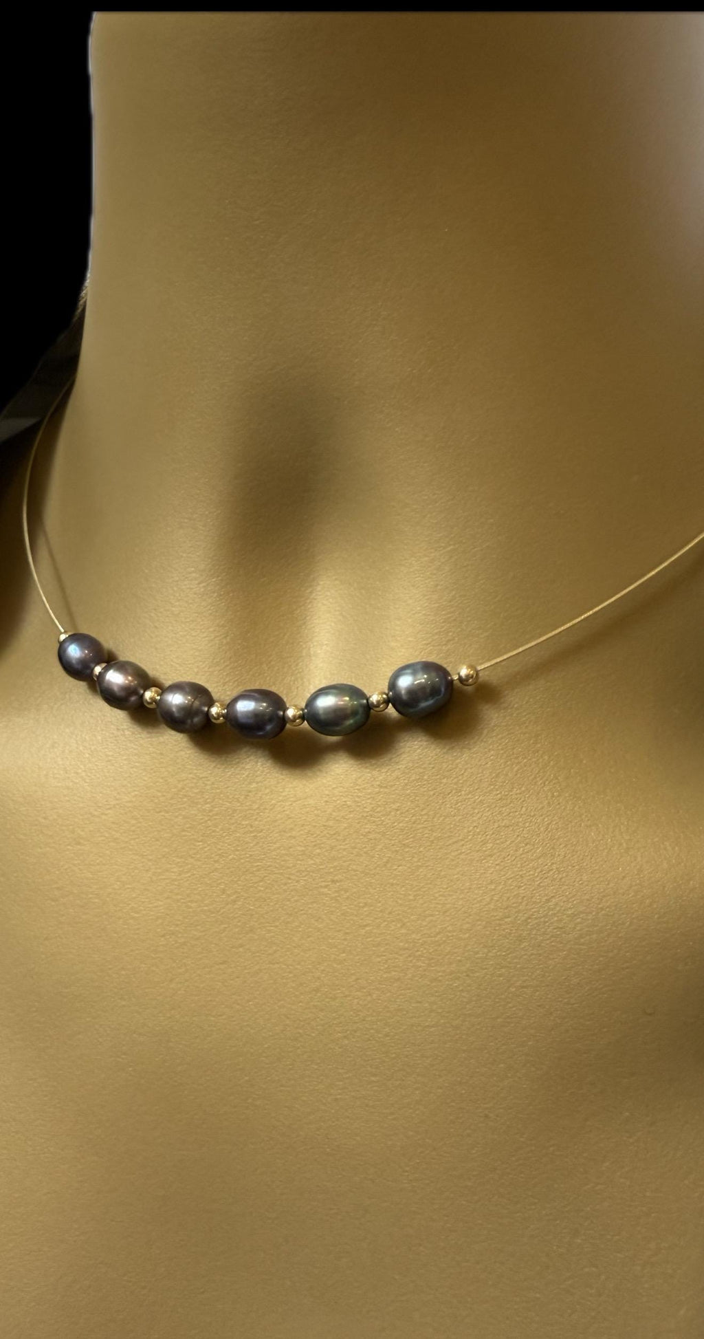 New 9ct Gold and Real Cultured Pearl Necklace 16.5 inches - Men and Ladies - N013