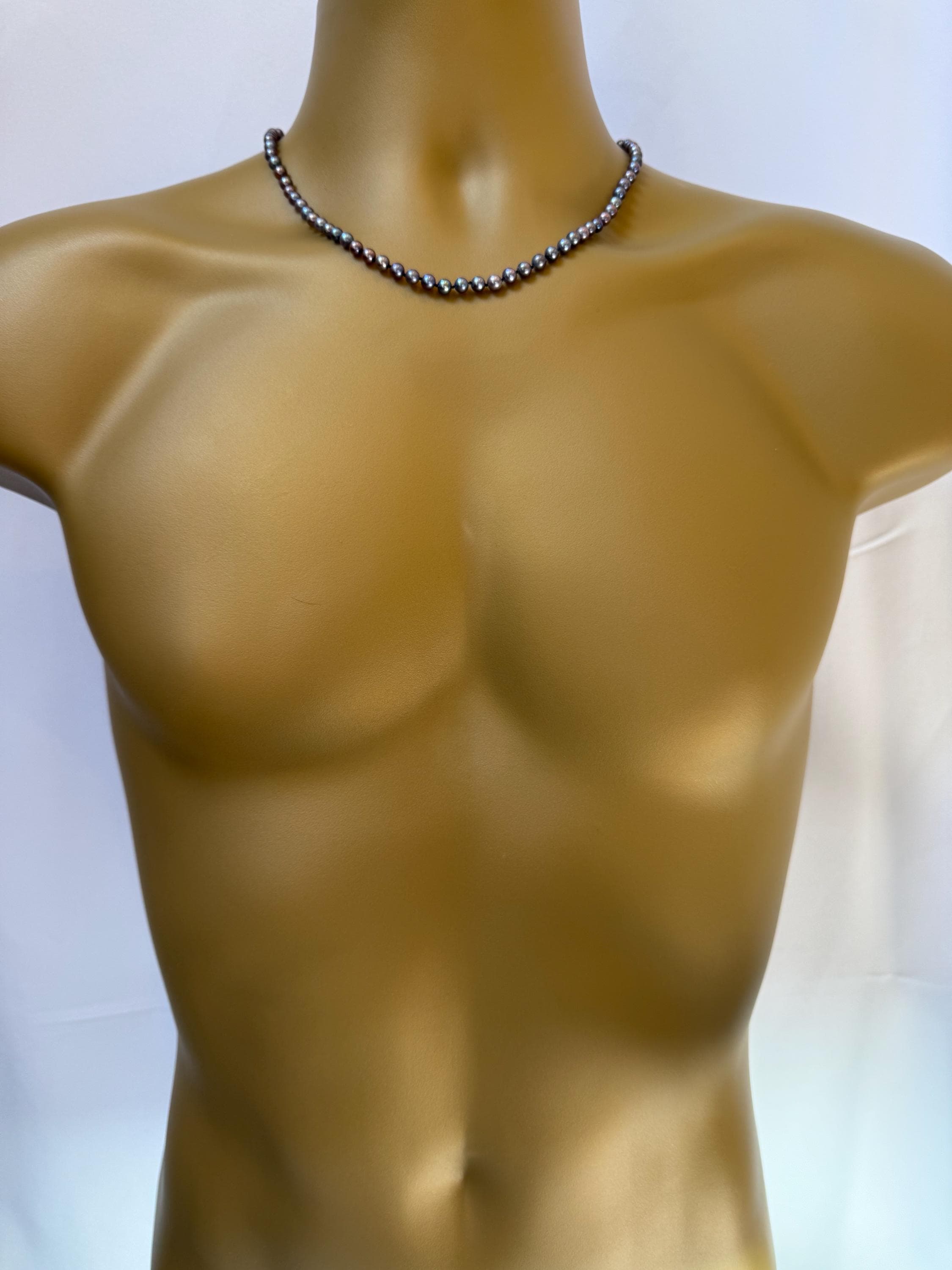New Quality Irridescent Peacock Freshwater Pearl Necklace 14ct Gold Clasp N022