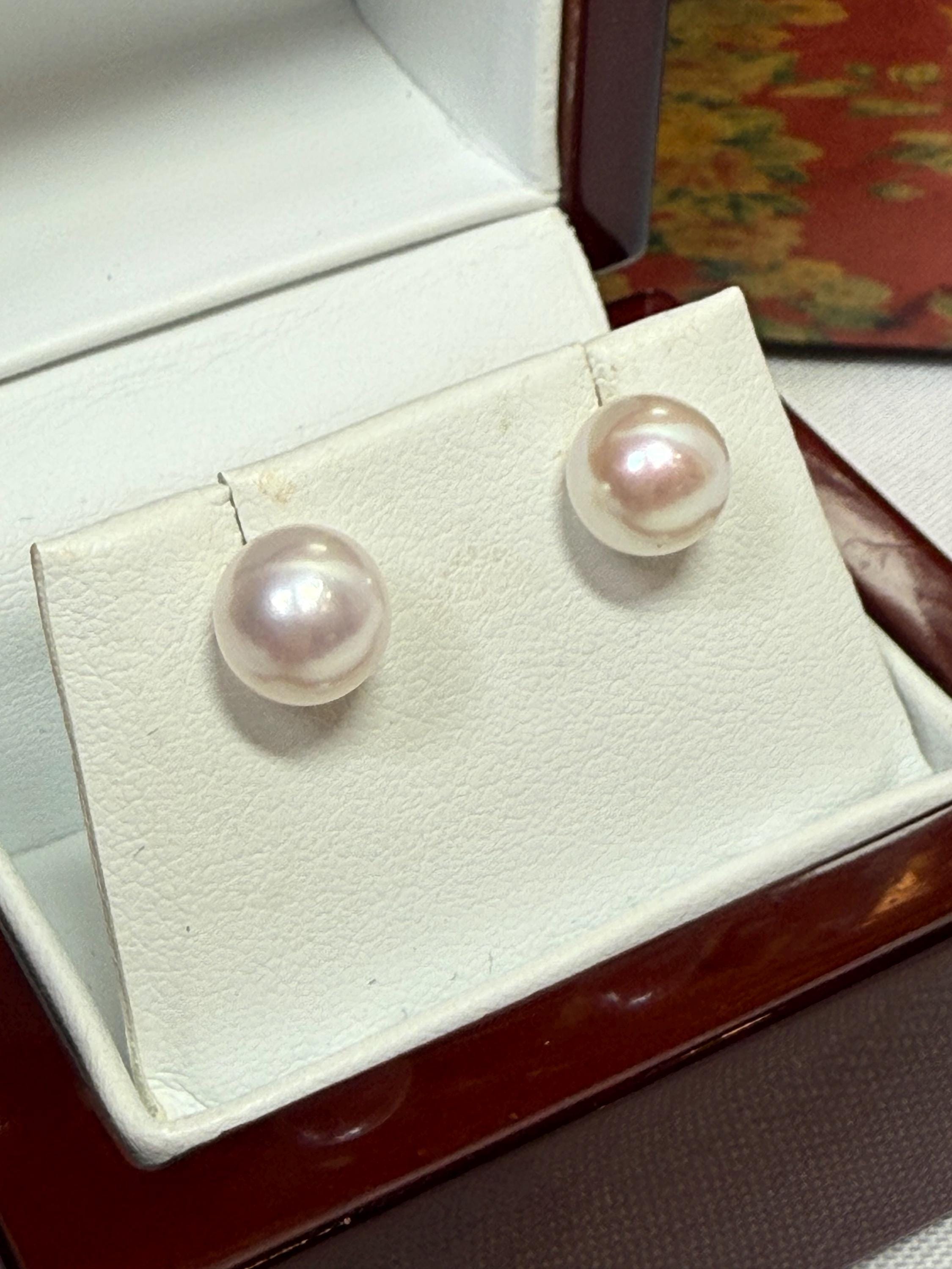 18ct Yellow Gold 7.3mm AAA+ Akoya Saltwater Pearl Stud Earrings- E004