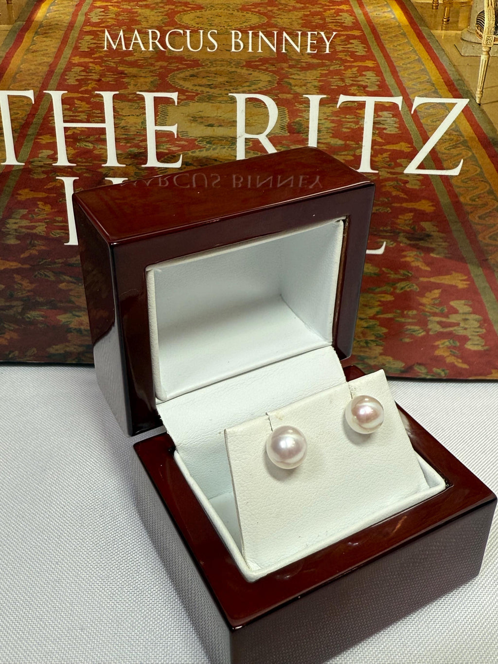 18ct Yellow Gold 7.3mm AAA+ Akoya Saltwater Pearl Stud Earrings- E004