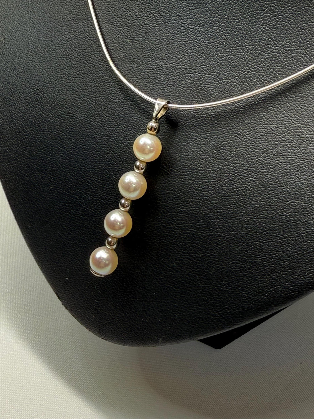 18ct White Gold 17.5 inch South Sea Pearl Pendant Necklace - N-050