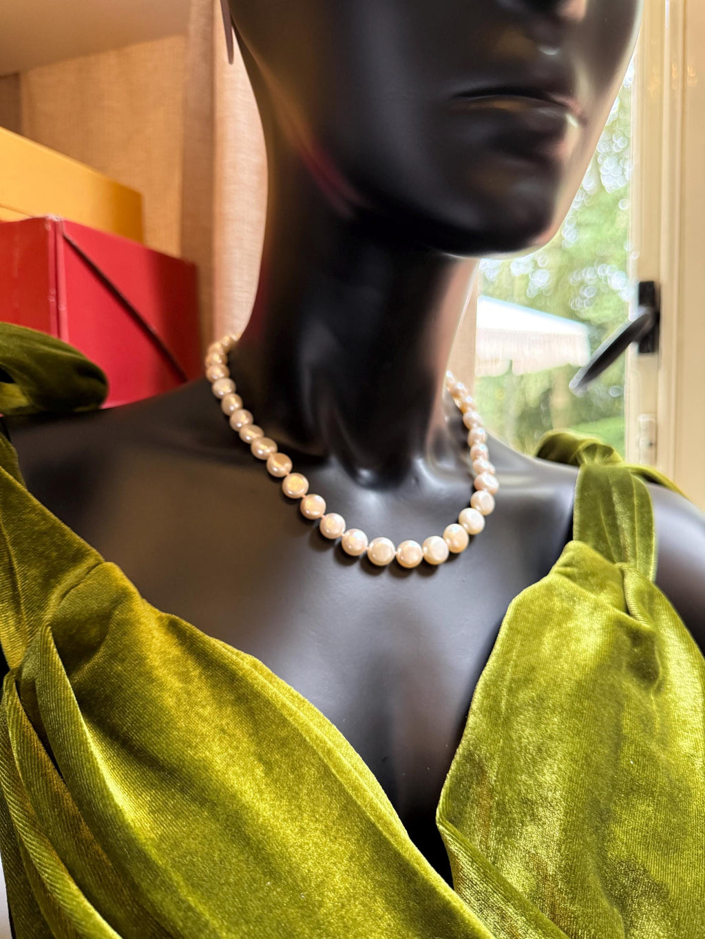 New 18ct Real Button Pearl Necklace For Men or Women Unisex 18inches - N-054