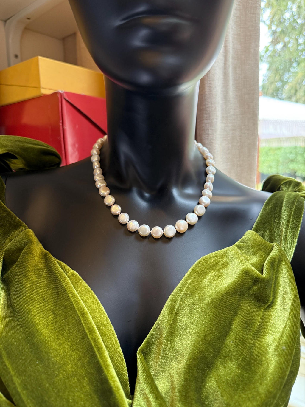 New 18ct Real Button Pearl Necklace For Men or Women Unisex 18inches - N-054