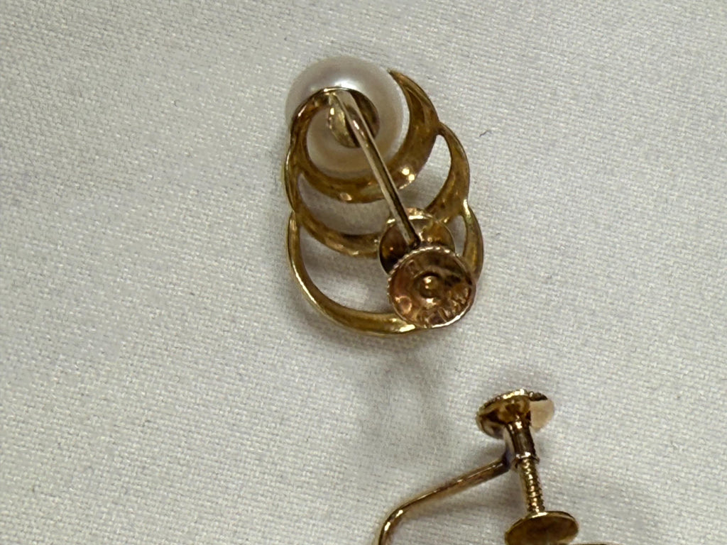 Vintage Mikimoto 14ct Yellow Gold Swirl Scew on Earrings For Non Pierced Ears - E-158