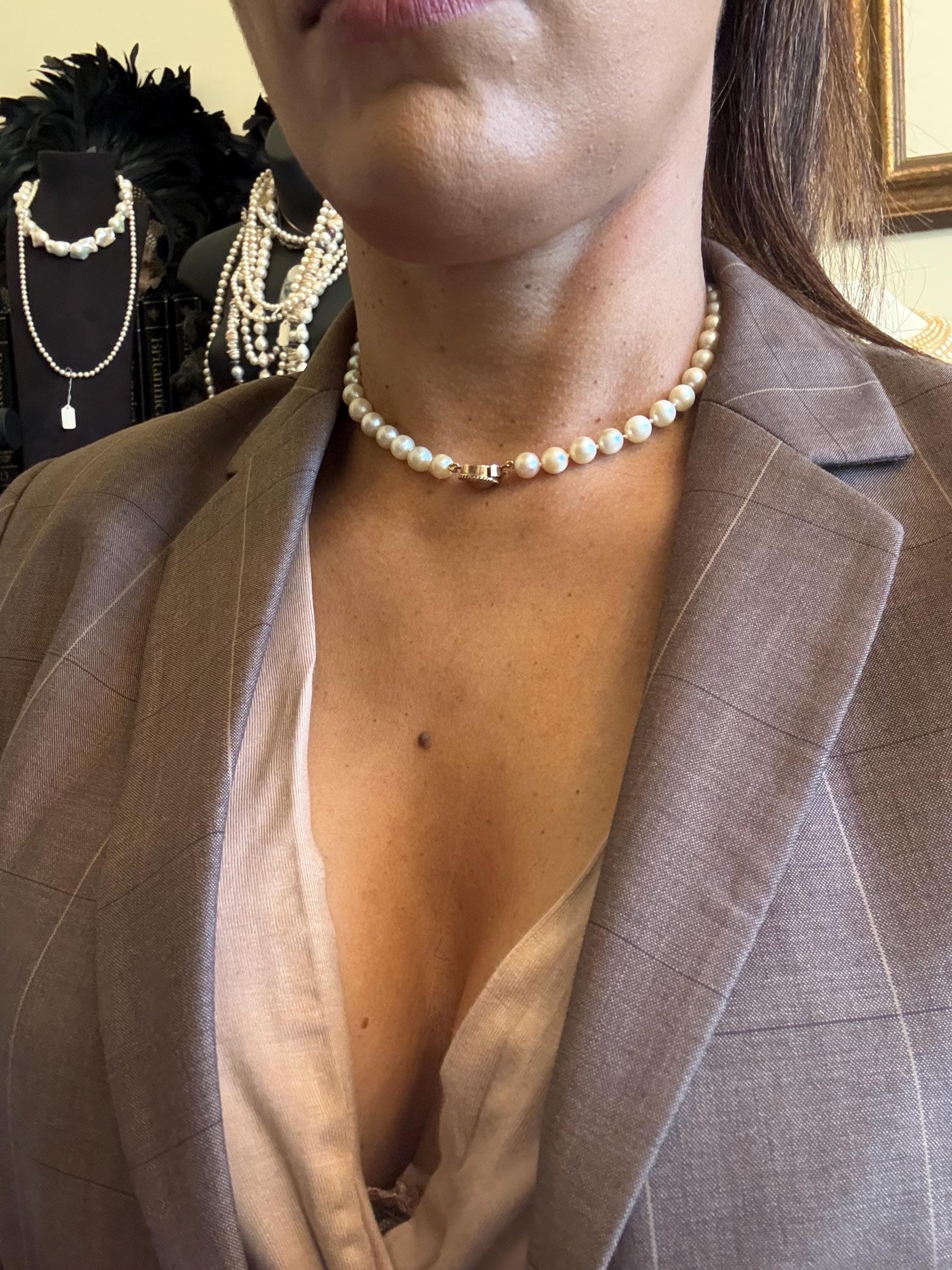 Vintage 14ct Gold and Cornelian Clasp 15in Akoya Pearl Necklace- N160