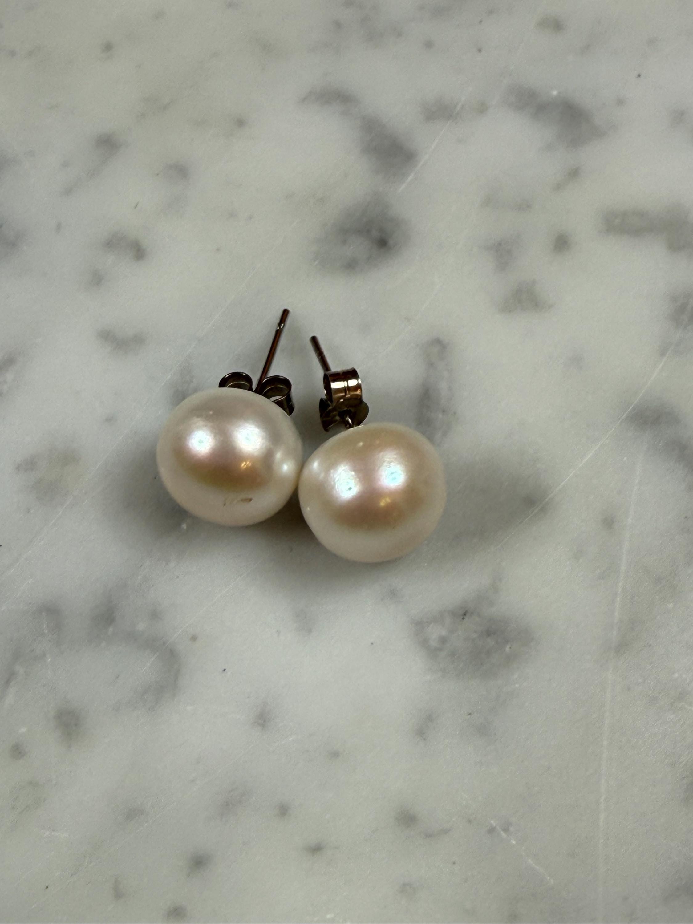 New 18ct Huge 13mm Glamorous Freshwater Pearl Stud Earrings - E-085