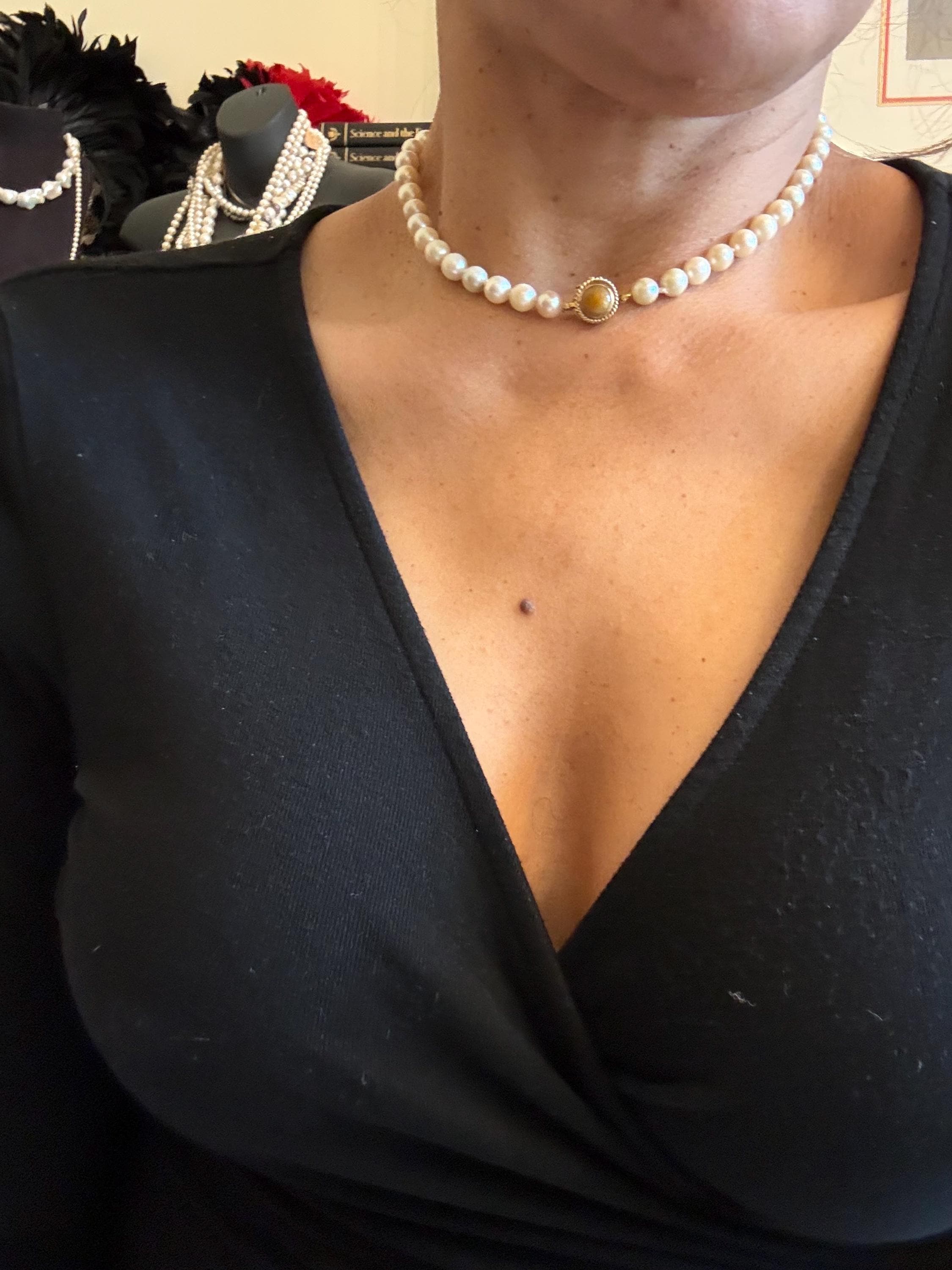 Vintage 14ct Gold and Cornelian Clasp 15in Akoya Pearl Necklace- N160