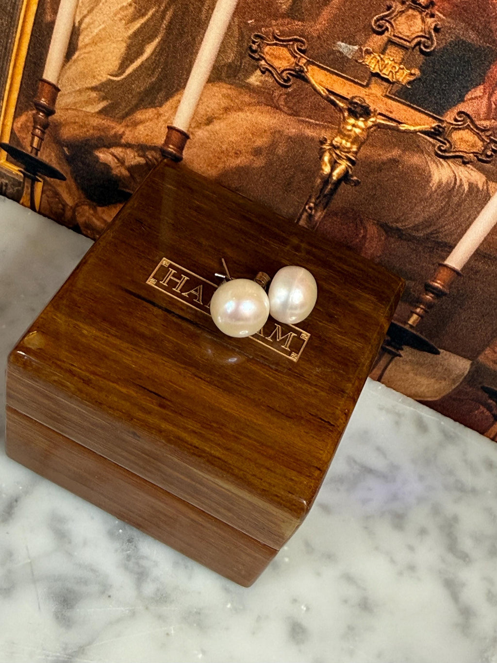 New 18ct Huge 13mm Glamorous Freshwater Pearl Stud Earrings - E-085
